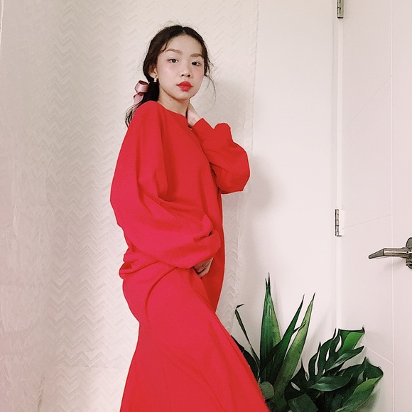 Long Red bottom ruffles dress - Picture 3 of 3